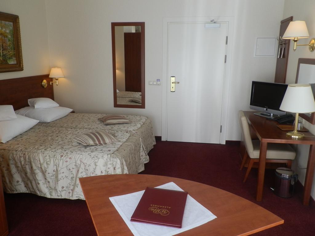 Willa Alexander Resort & Spa - Caloroczny Kryty Basen Mielno  Room photo