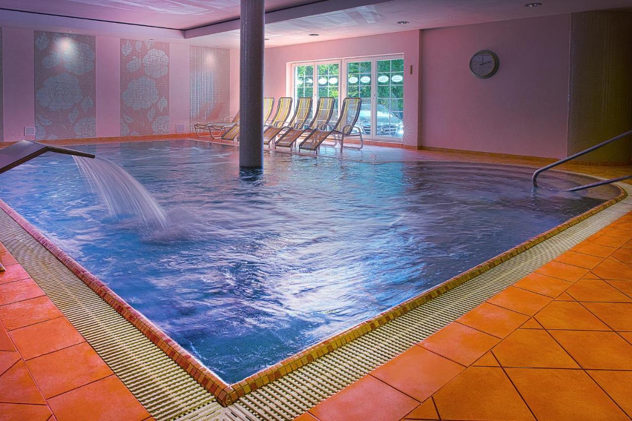 Willa Alexander Resort & Spa - Caloroczny Kryty Basen Mielno  Exterior photo